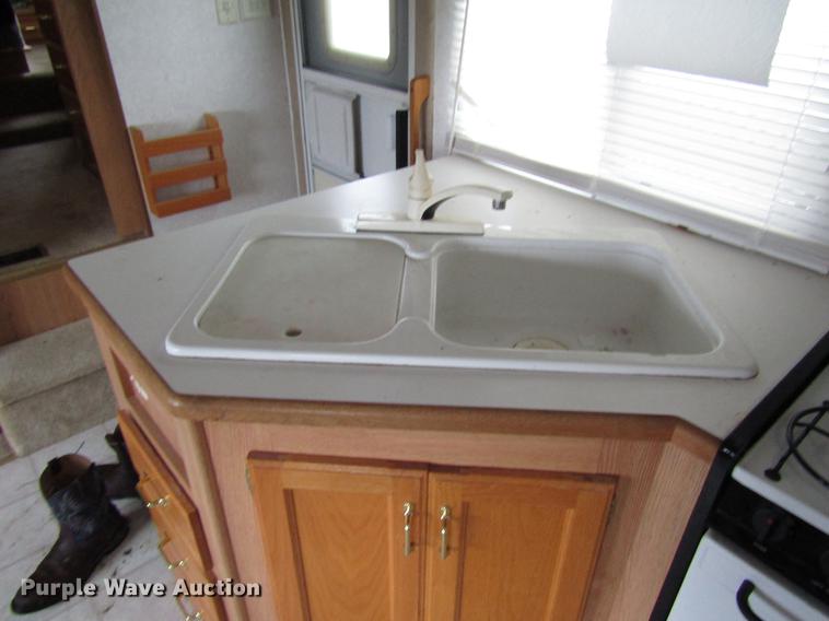 image for item DD4288 2001 Forest River Wildcat camper