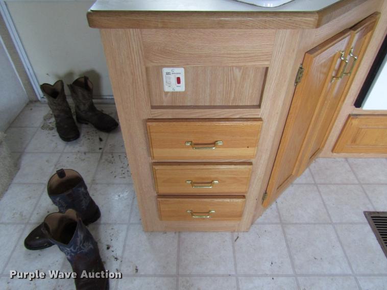 image for item DD4288 2001 Forest River Wildcat camper