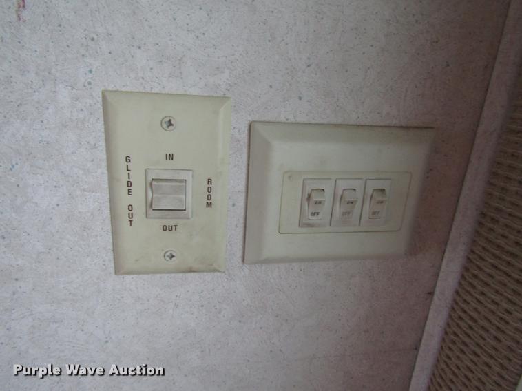 image for item DD4288 2001 Forest River Wildcat camper