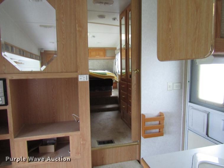 image for item DD4288 2001 Forest River Wildcat camper