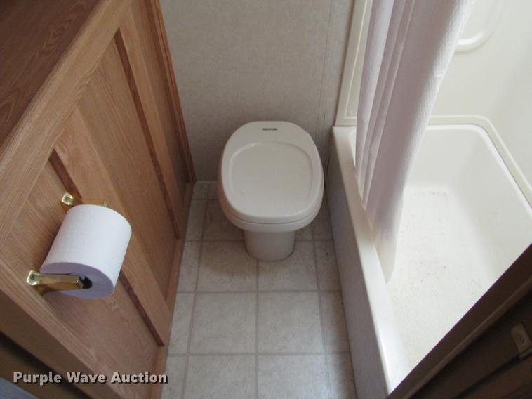 image for item DD4288 2001 Forest River Wildcat camper