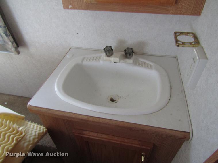 image for item DD4288 2001 Forest River Wildcat camper