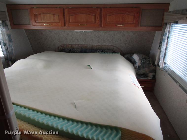 image for item DD4288 2001 Forest River Wildcat camper