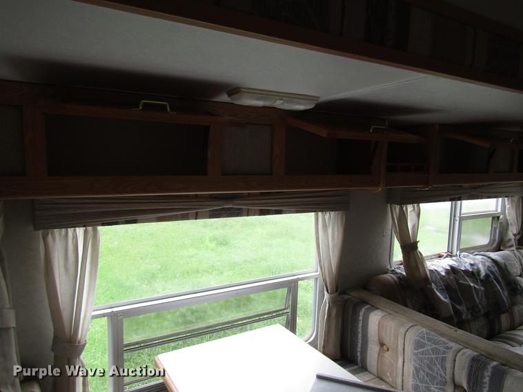 image for item DD4288 2001 Forest River Wildcat camper