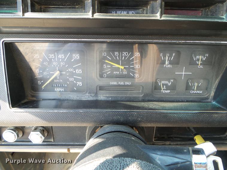 image for item DD5832 1988 Ford F800 flatbed truck