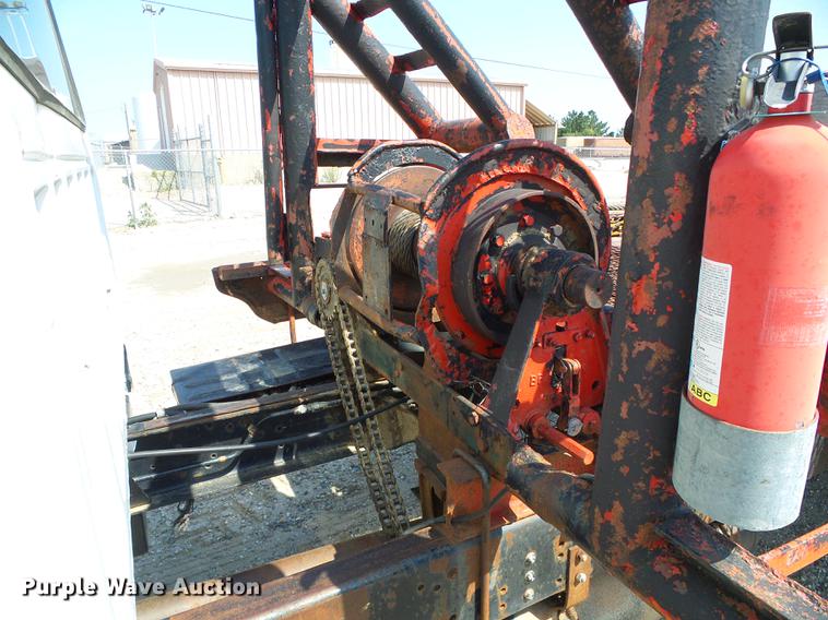 image for item DD5832 1988 Ford F800 flatbed truck