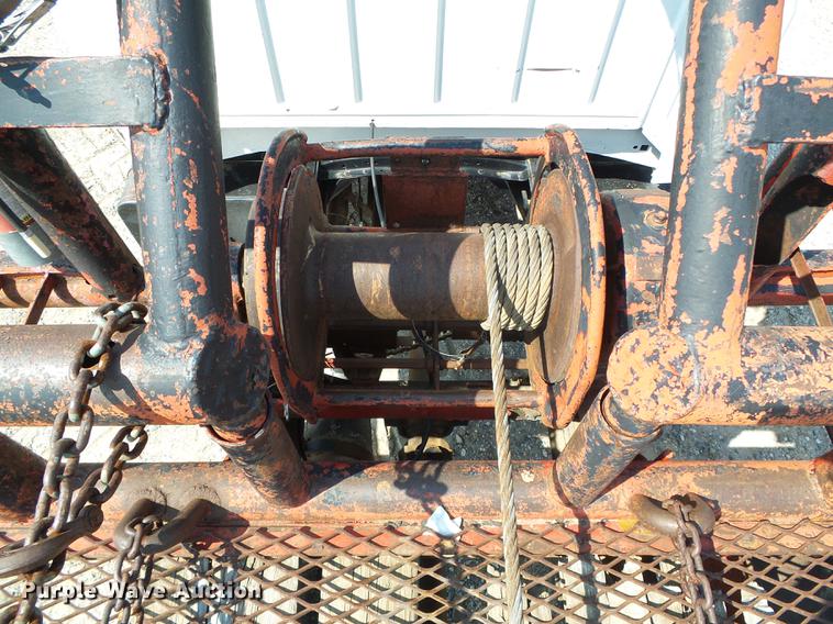 image for item DD5832 1988 Ford F800 flatbed truck