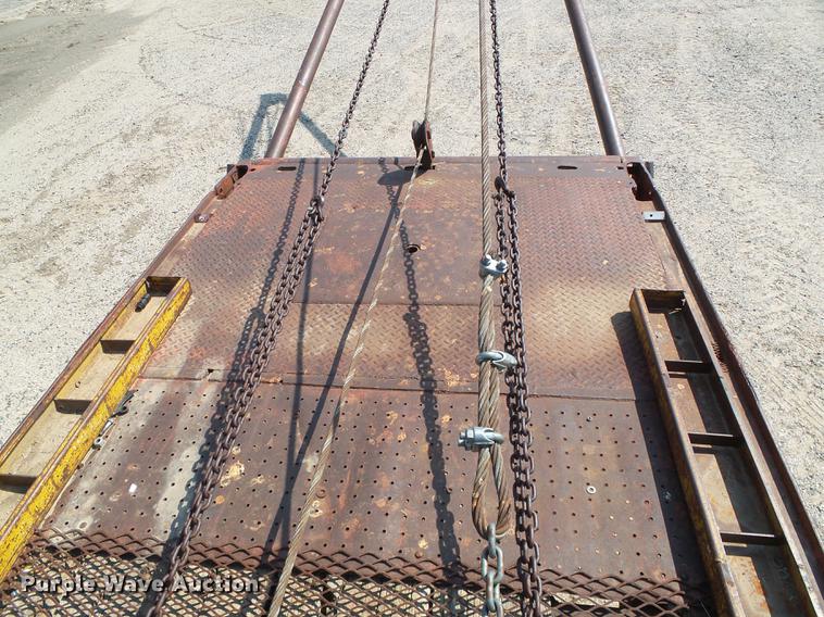 image for item DD5832 1988 Ford F800 flatbed truck