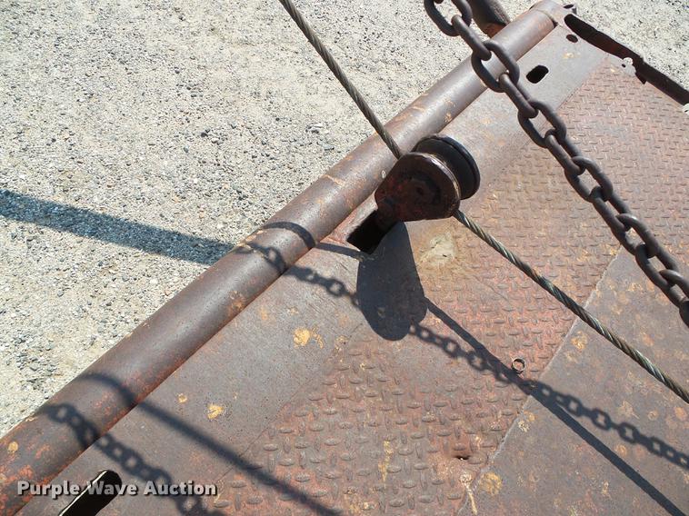 image for item DD5832 1988 Ford F800 flatbed truck