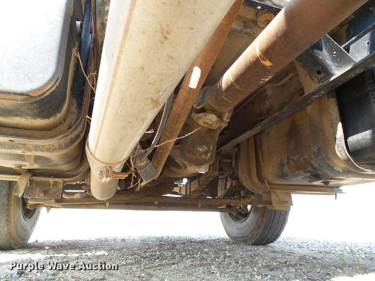 image for item DD5832 1988 Ford F800 flatbed truck