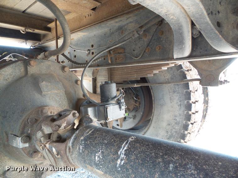 image for item DD5832 1988 Ford F800 flatbed truck