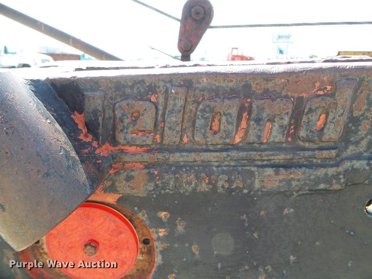 image for item DD5832 1988 Ford F800 flatbed truck