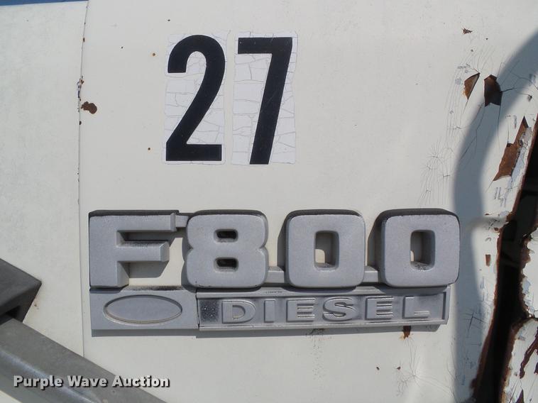 image for item DD5832 1988 Ford F800 flatbed truck