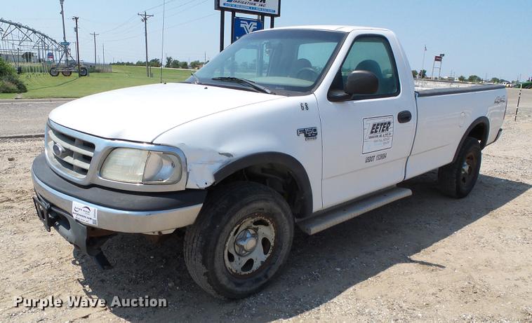 image for item DD5833 2001 Ford F150 XL pickup truck