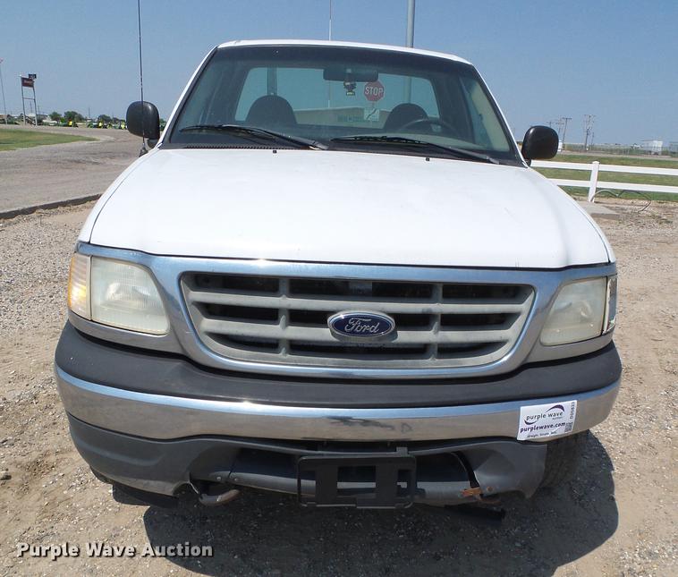 image for item DD5833 2001 Ford F150 XL pickup truck