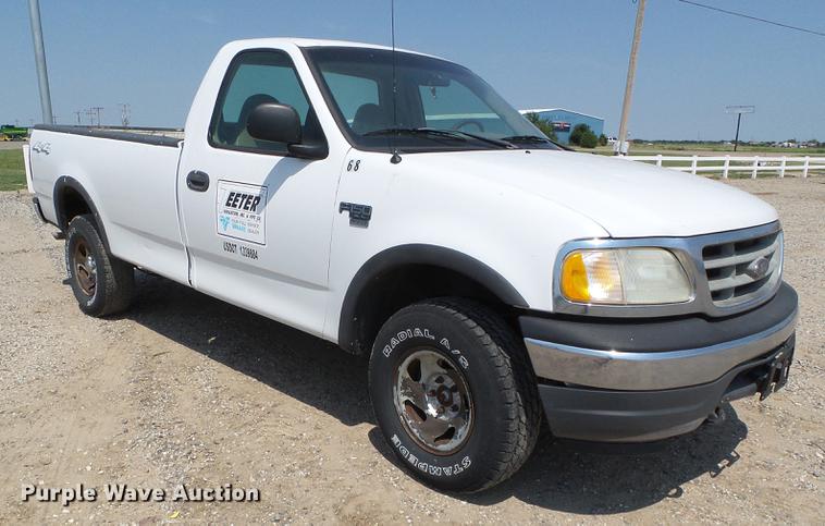 image for item DD5833 2001 Ford F150 XL pickup truck