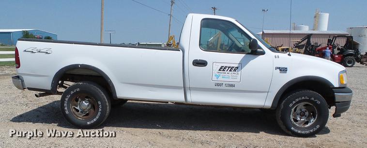 image for item DD5833 2001 Ford F150 XL pickup truck