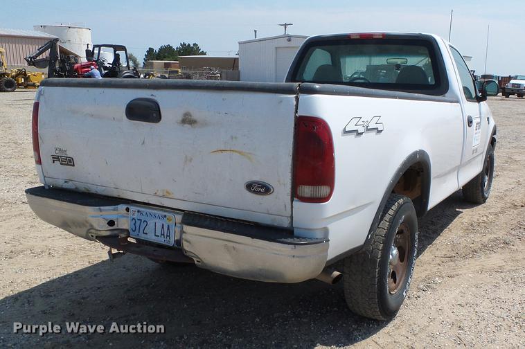 image for item DD5833 2001 Ford F150 XL pickup truck