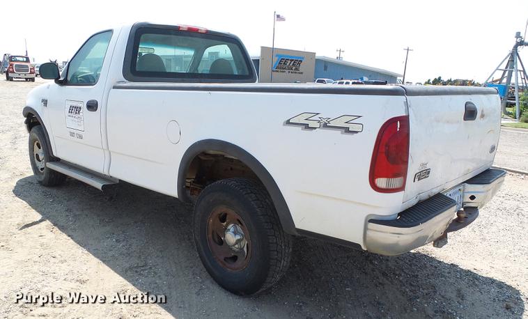 image for item DD5833 2001 Ford F150 XL pickup truck
