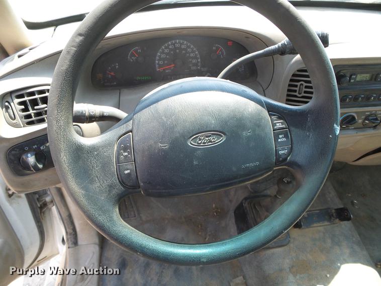 image for item DD5833 2001 Ford F150 XL pickup truck