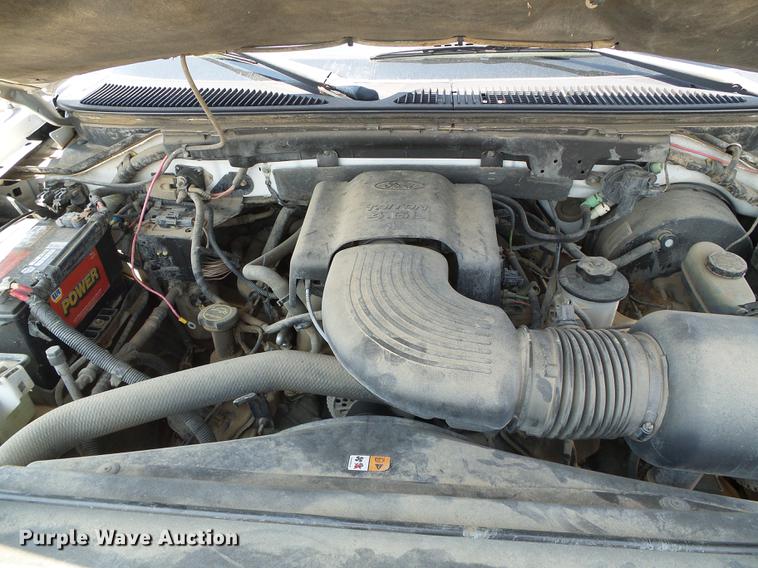 image for item DD5833 2001 Ford F150 XL pickup truck