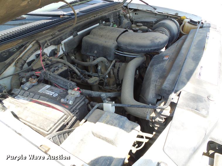 image for item DD5833 2001 Ford F150 XL pickup truck