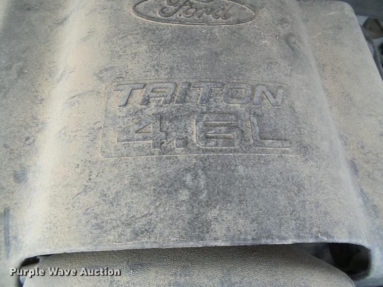 image for item DD5833 2001 Ford F150 XL pickup truck