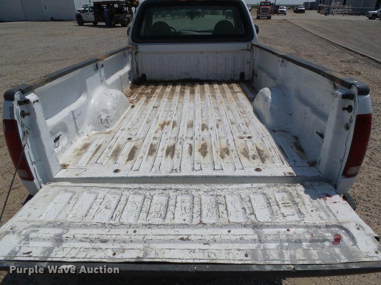 image for item DD5833 2001 Ford F150 XL pickup truck