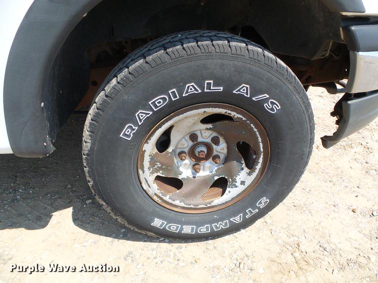 image for item DD5833 2001 Ford F150 XL pickup truck