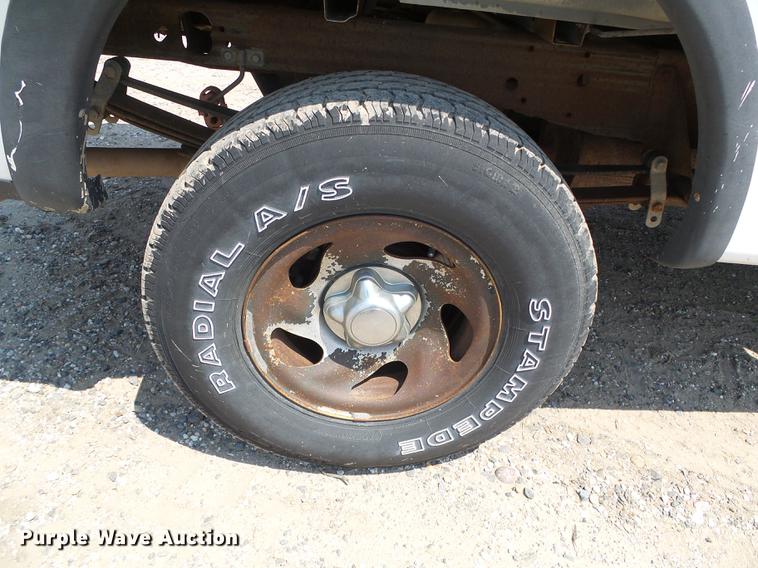 image for item DD5833 2001 Ford F150 XL pickup truck