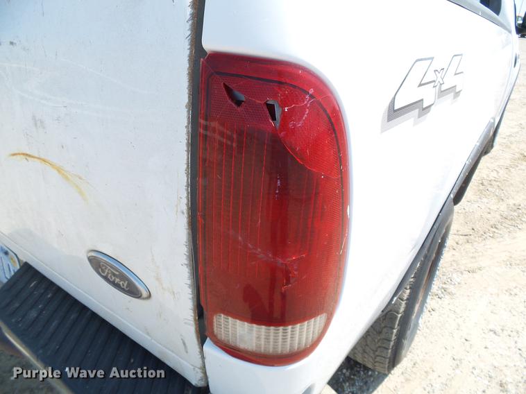 image for item DD5833 2001 Ford F150 XL pickup truck