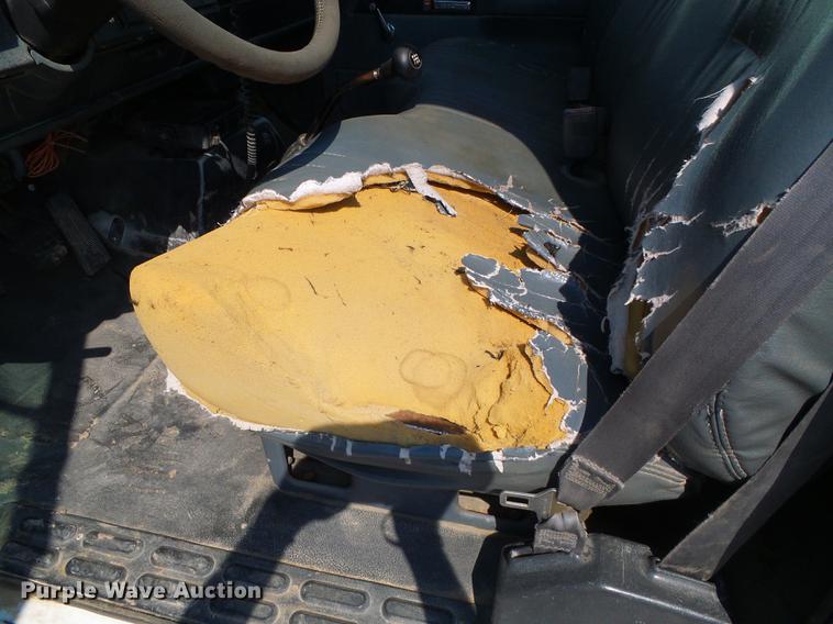 image for item DD5838 1995 Chevrolet Kodiak C5500 flatbed truck