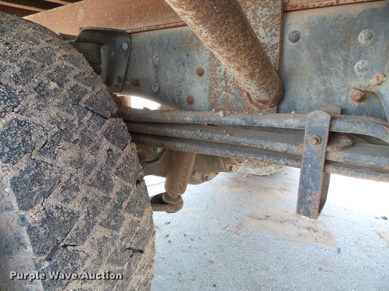 image for item DD5838 1995 Chevrolet Kodiak C5500 flatbed truck