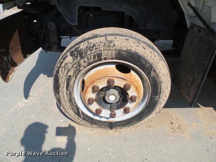 image for item DD5838 1995 Chevrolet Kodiak C5500 flatbed truck