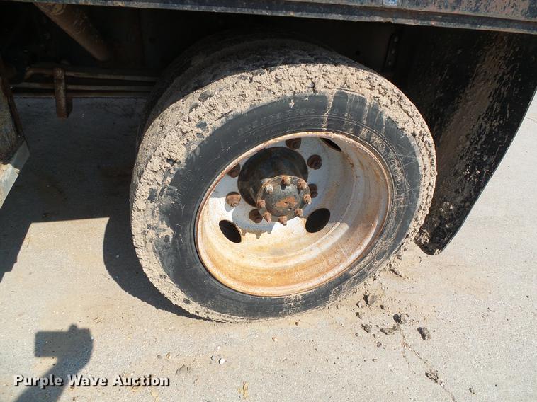 image for item DD5838 1995 Chevrolet Kodiak C5500 flatbed truck