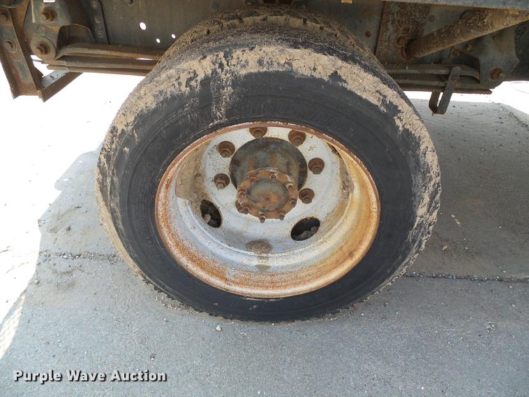 image for item DD5838 1995 Chevrolet Kodiak C5500 flatbed truck