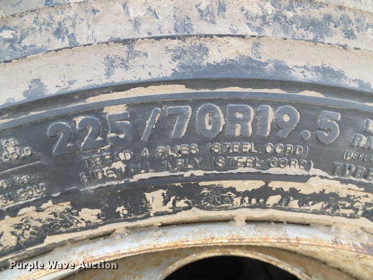 image for item DD5838 1995 Chevrolet Kodiak C5500 flatbed truck