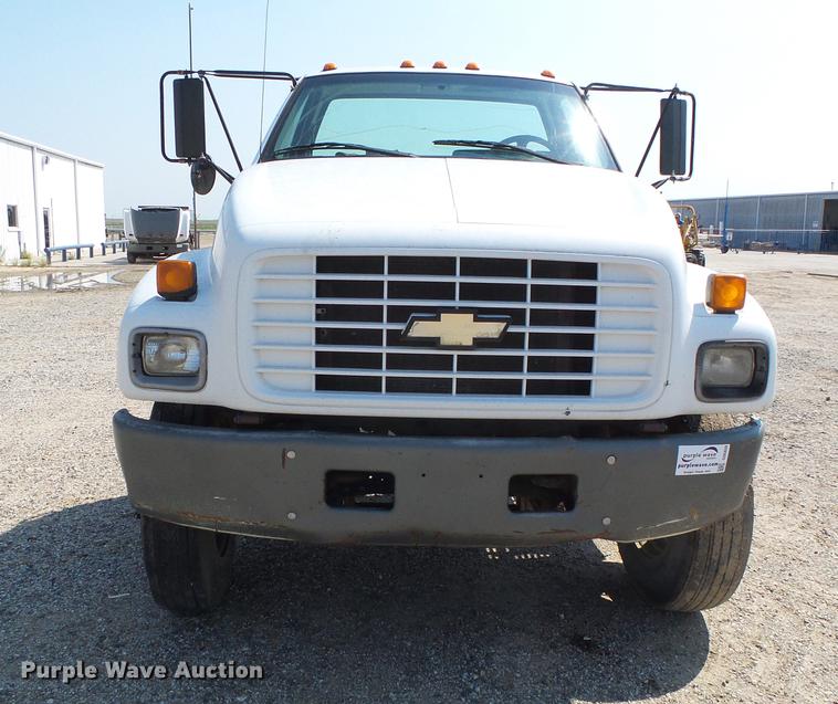 image for item DD5839 1999 Chevrolet C6500 truck cab and chassis