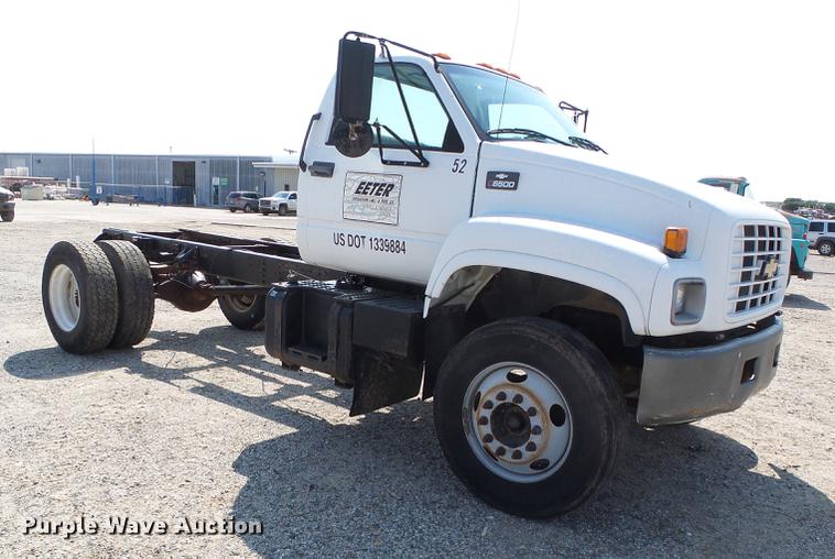 image for item DD5839 1999 Chevrolet C6500 truck cab and chassis