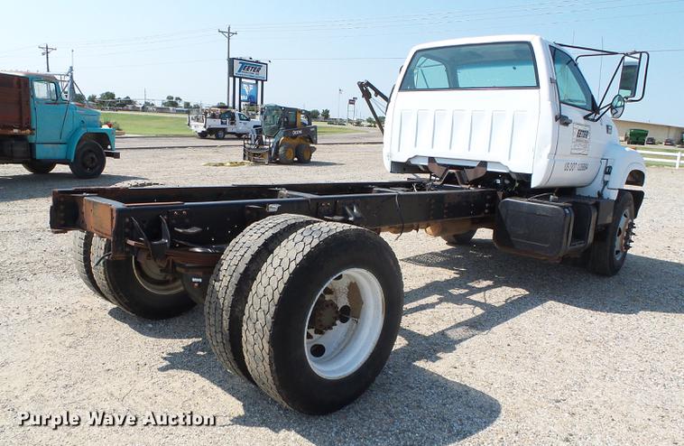 image for item DD5839 1999 Chevrolet C6500 truck cab and chassis