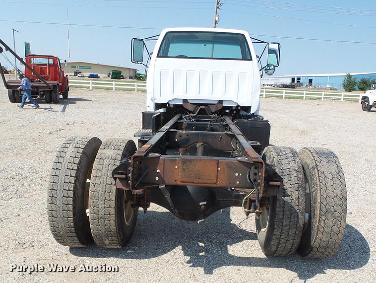 image for item DD5839 1999 Chevrolet C6500 truck cab and chassis