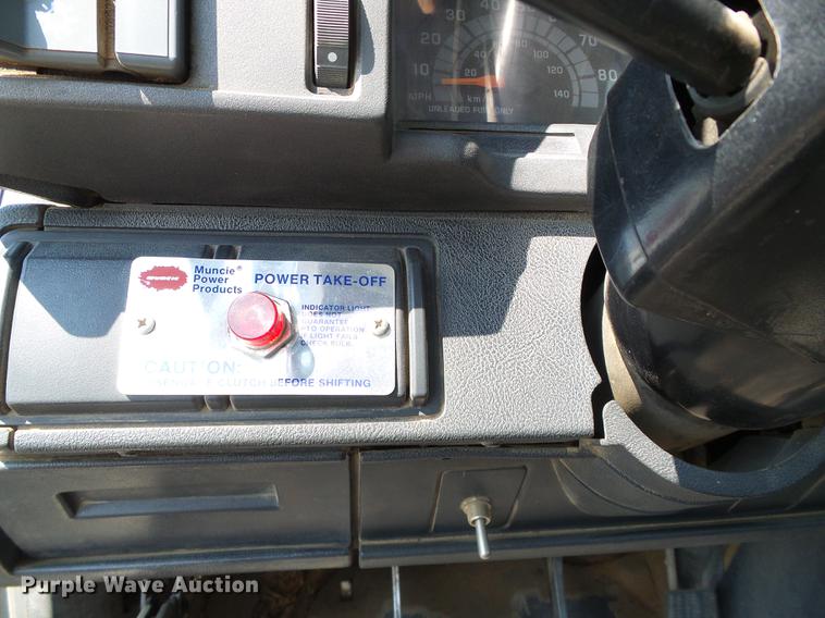 image for item DD5839 1999 Chevrolet C6500 truck cab and chassis