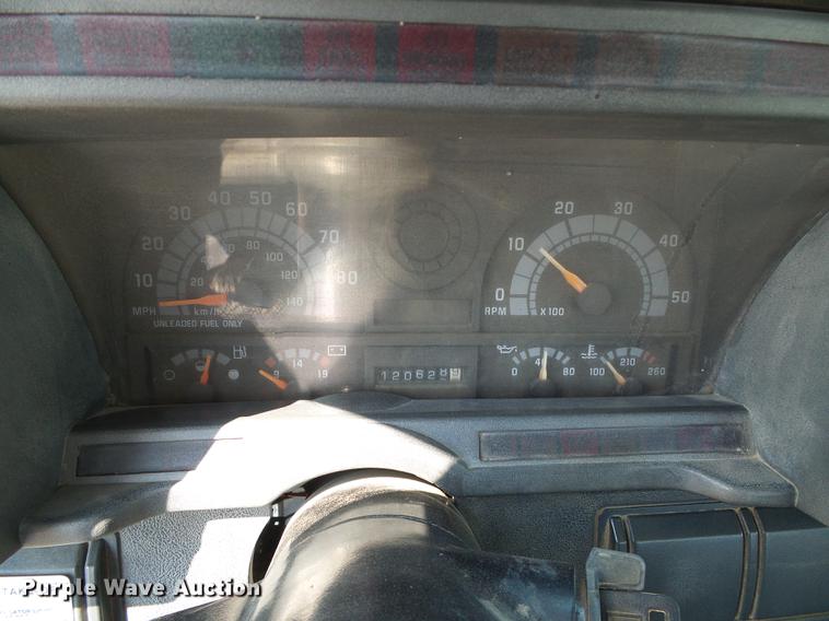 image for item DD5839 1999 Chevrolet C6500 truck cab and chassis