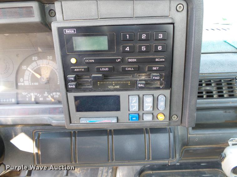 image for item DD5839 1999 Chevrolet C6500 truck cab and chassis