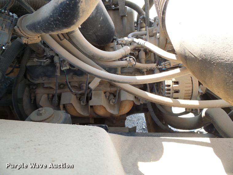 image for item DD5839 1999 Chevrolet C6500 truck cab and chassis