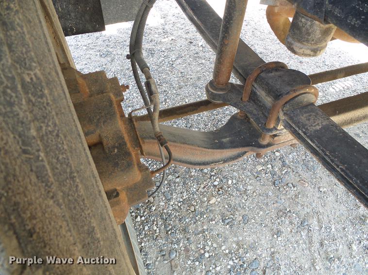 image for item DD5839 1999 Chevrolet C6500 truck cab and chassis