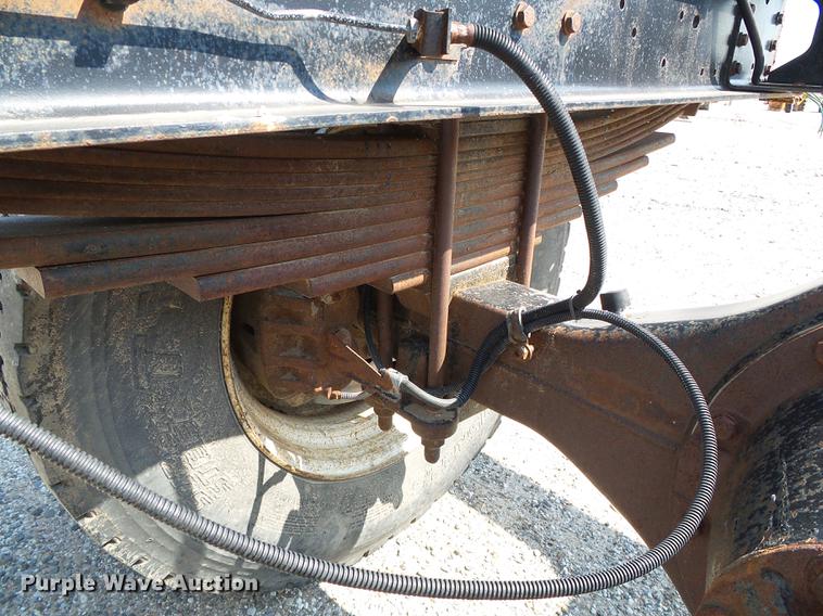 image for item DD5839 1999 Chevrolet C6500 truck cab and chassis