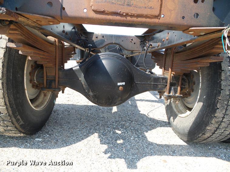 image for item DD5839 1999 Chevrolet C6500 truck cab and chassis