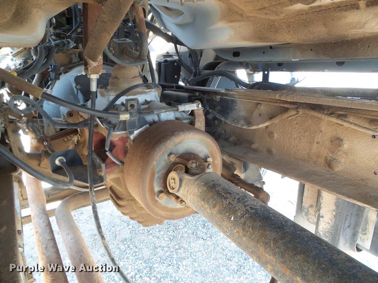 image for item DD5839 1999 Chevrolet C6500 truck cab and chassis