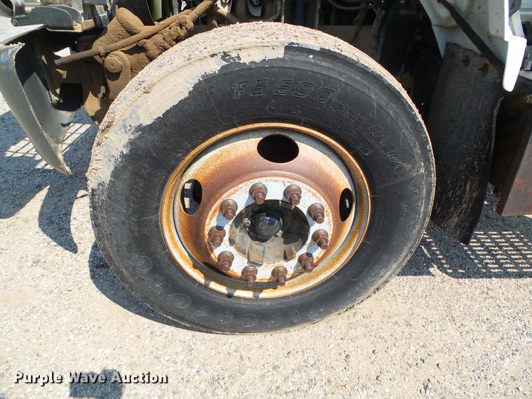 image for item DD5839 1999 Chevrolet C6500 truck cab and chassis